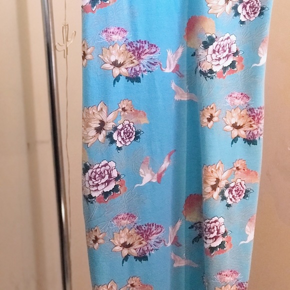 Floral detailing summertime dress - Picture 3 of 3